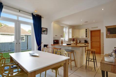 Dining area to garden