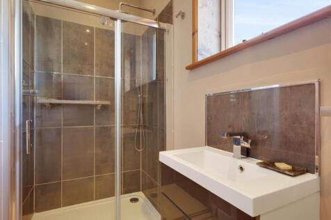 En-Suite to main bedroom