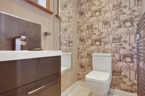 En-Suite to main bedroom