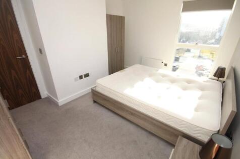 B608 MASTER BEDRO...