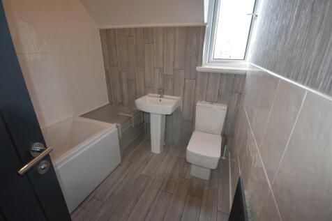 Shore Drive Bathroom .JPG