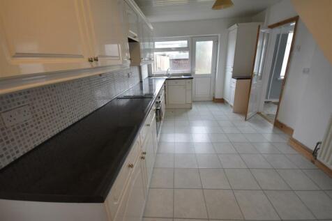 kitchen 2 .JPG