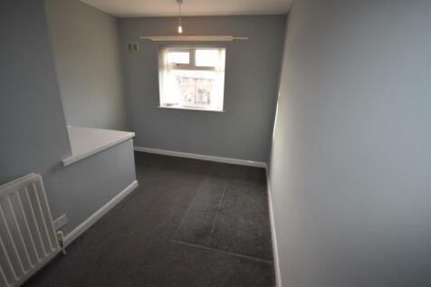 bedroom .3 .JPG