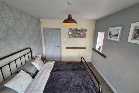 bedroom 2.2.jpg