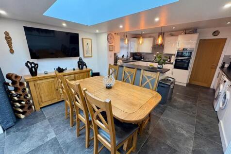 WhatsApp Image 2025-11-19 at 19.17.20 (25).jpeg