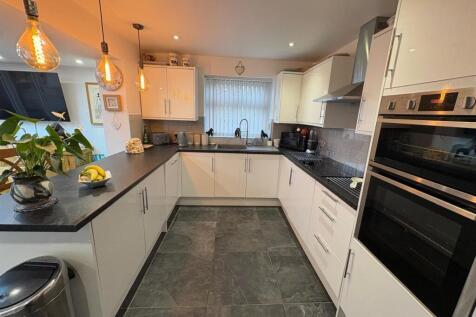 WhatsApp Image 2025-11-19 at 19.17.20 (29).jpeg