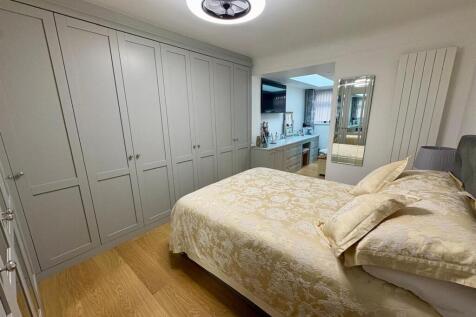 WhatsApp Image 2025-11-19 at 19.17.20 (7).jpeg