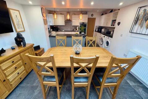 WhatsApp Image 2025-11-19 at 19.17.20 (31).jpeg