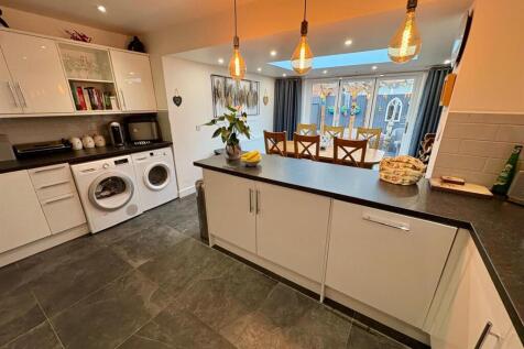 WhatsApp Image 2025-11-19 at 19.17.20 (30).jpeg