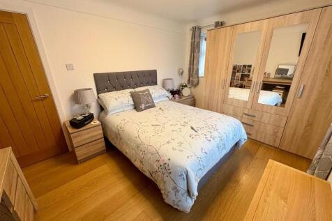 WhatsApp Image 2025-11-19 at 19.17.20 (6).jpeg