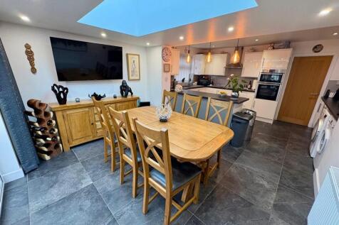 WhatsApp Image 2025-11-19 at 19.17.20 (26).jpeg