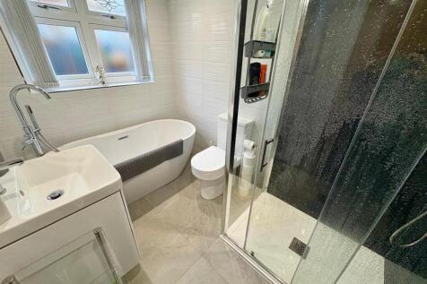 WhatsApp Image 2025-11-19 at 19.17.20 (16).jpeg