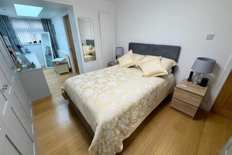 WhatsApp Image 2025-11-19 at 19.17.20 (11).jpeg