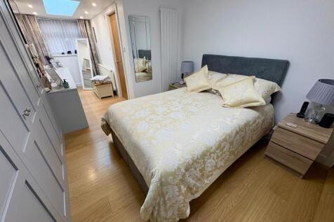 WhatsApp Image 2025-11-19 at 19.17.20 (15).jpeg