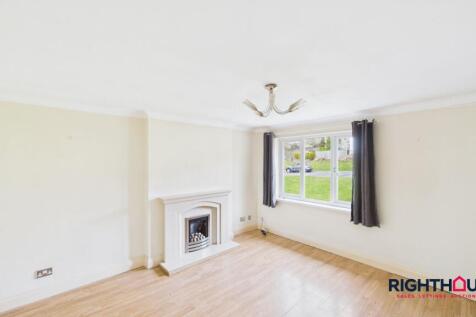 Open plan lounge and kitchen