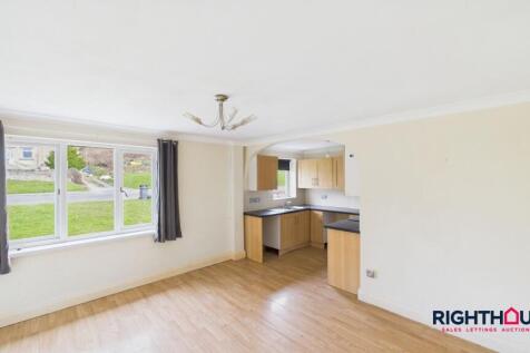 Open plan lounge and kitchen