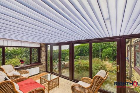 Reception area/Sun Lounge