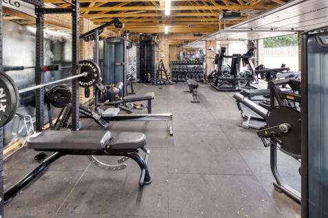 Garage (1).JPG