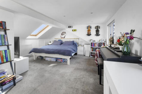 Bedroom (Loft)