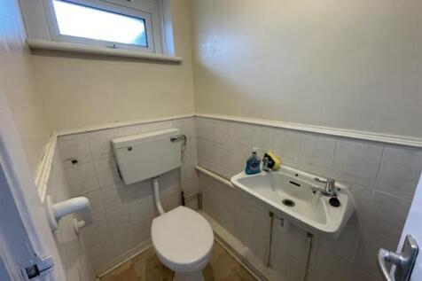 Cloakroom/wc