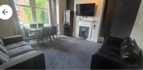 Spacious living room