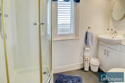Bed 1 En-Suite