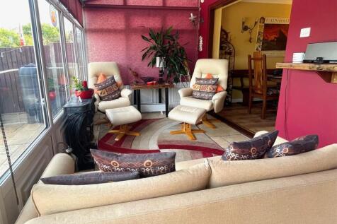 12 Conservatory Snug.jpeg