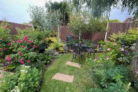 25 Back garden nook.jpeg