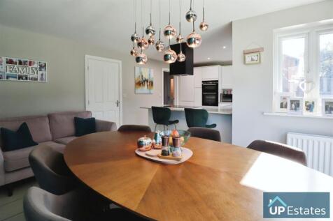 LIVING KITCHEN DINER