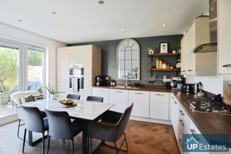 KITCHEN/ DINER