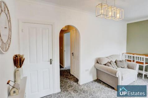 Lounge into hall