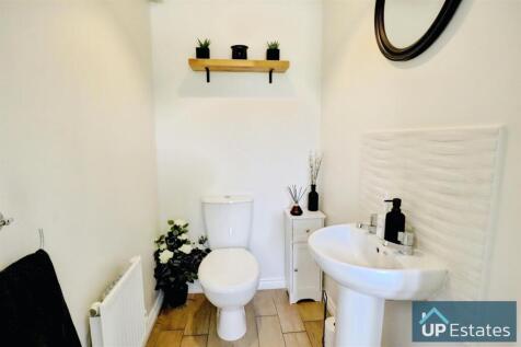 Downstiars WC