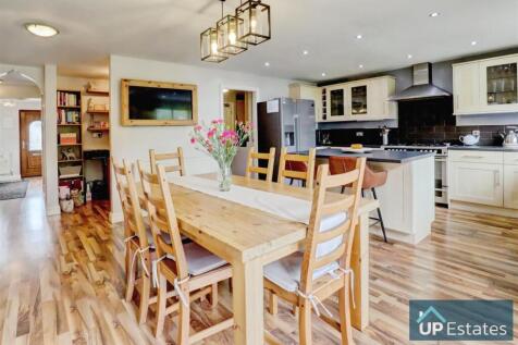 Kitchen3.jpg