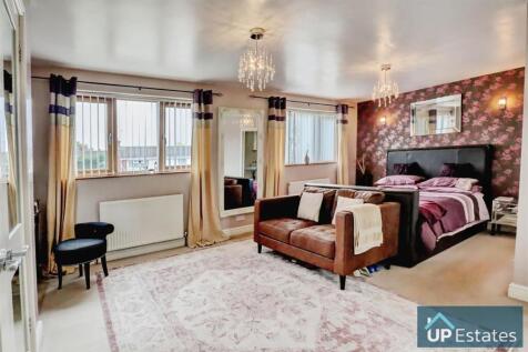 Main bedroom2.jpg