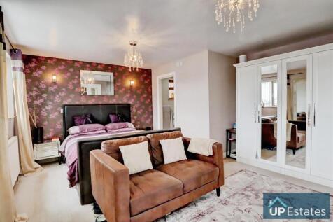 Main bedroom3.jpg