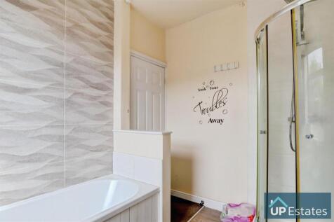 BATH/SHOWER ROOM