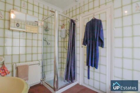 BATH/SHOWER ROOM
