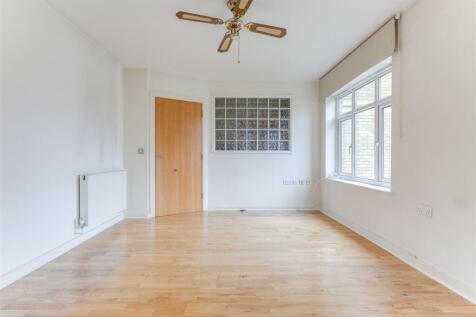 3 Pasters Court-5.jpg