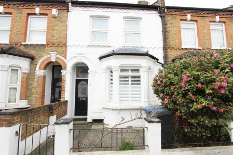 24. Front of House.jpg