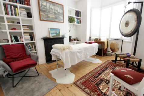 2. Front Room.jpg