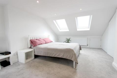 22. Master Bedroom.jpg