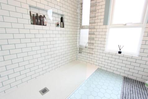 20. En-Suite.jpg