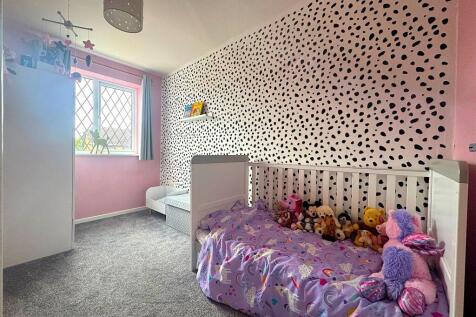 Bed 3.jpg