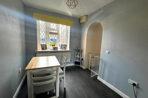 Dining Area.jpg