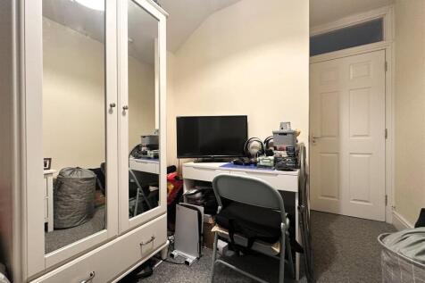 Bedroom 2 II.jpg