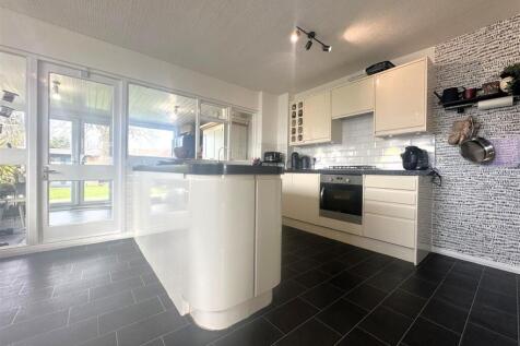 Kitchen II.jpg