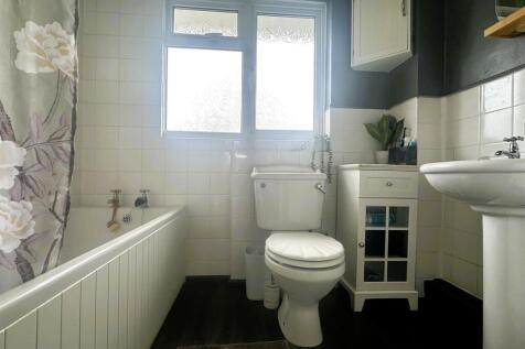 Bathroom II.jpg