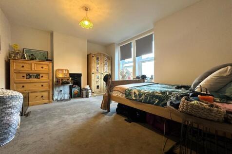 Bedroom 4.jpg