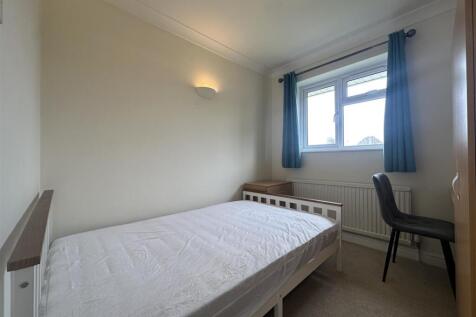 Bedroom 5.jpg
