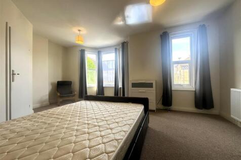 Room II.jpg